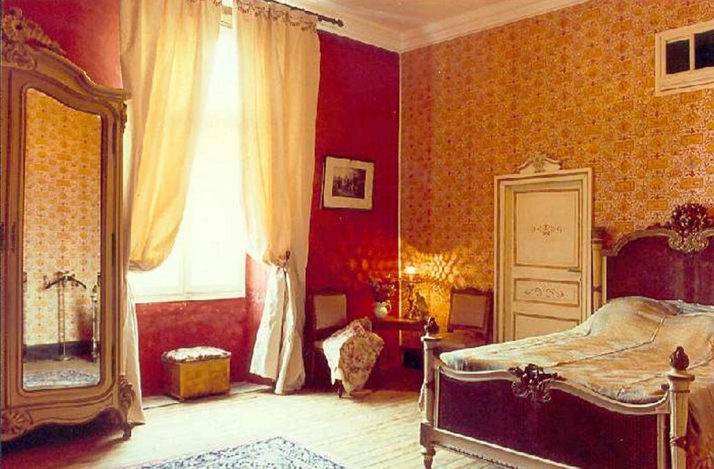 Chambres d'Hôtes du Chateau de Saint Sulpice La Sauvetat-sur-Lède Chambre photo