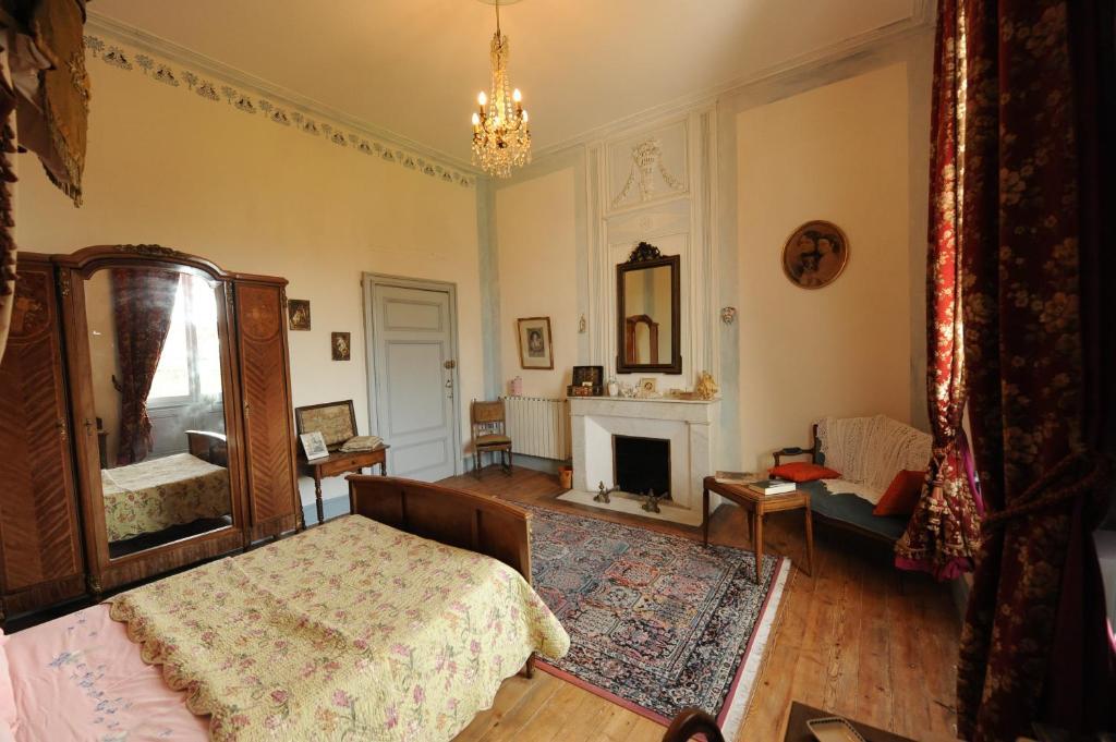 Chambres d'Hôtes du Chateau de Saint Sulpice La Sauvetat-sur-Lède Chambre photo